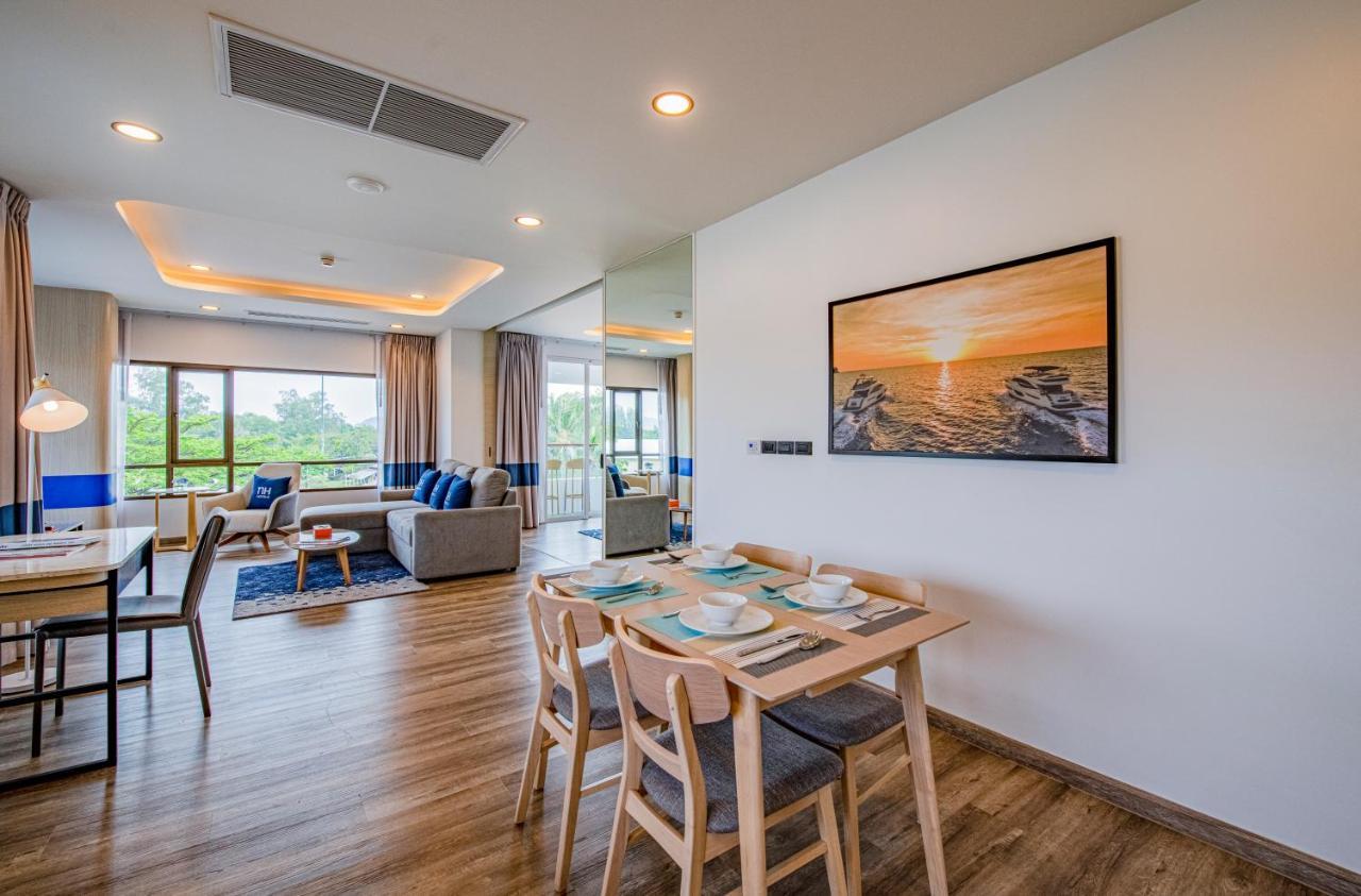 Nh Boat Lagoon Phuket Resort Екстериор снимка