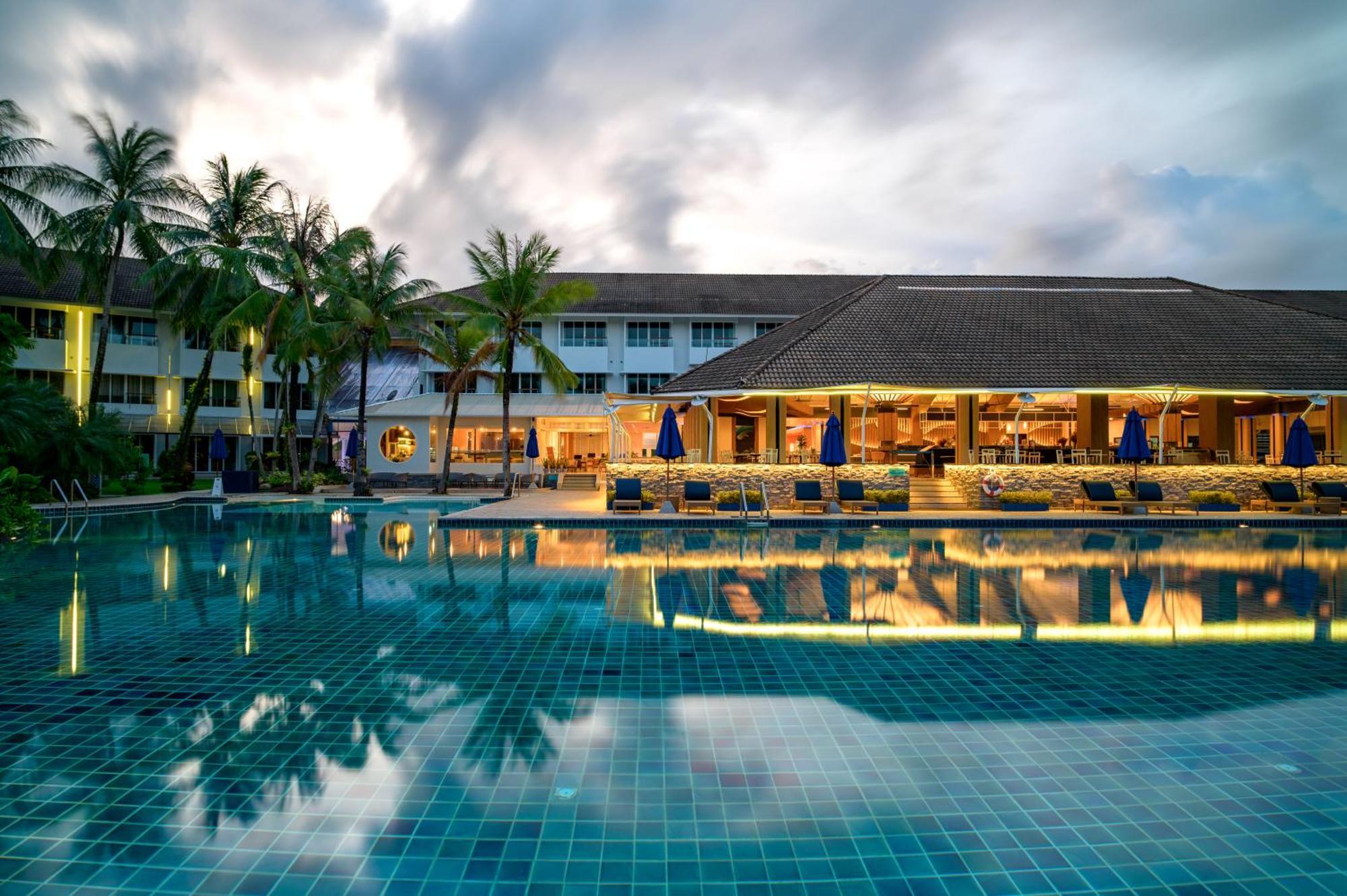 Nh Boat Lagoon Phuket Resort Екстериор снимка