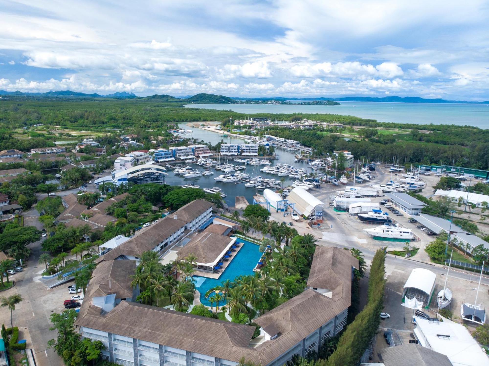 Nh Boat Lagoon Phuket Resort Екстериор снимка