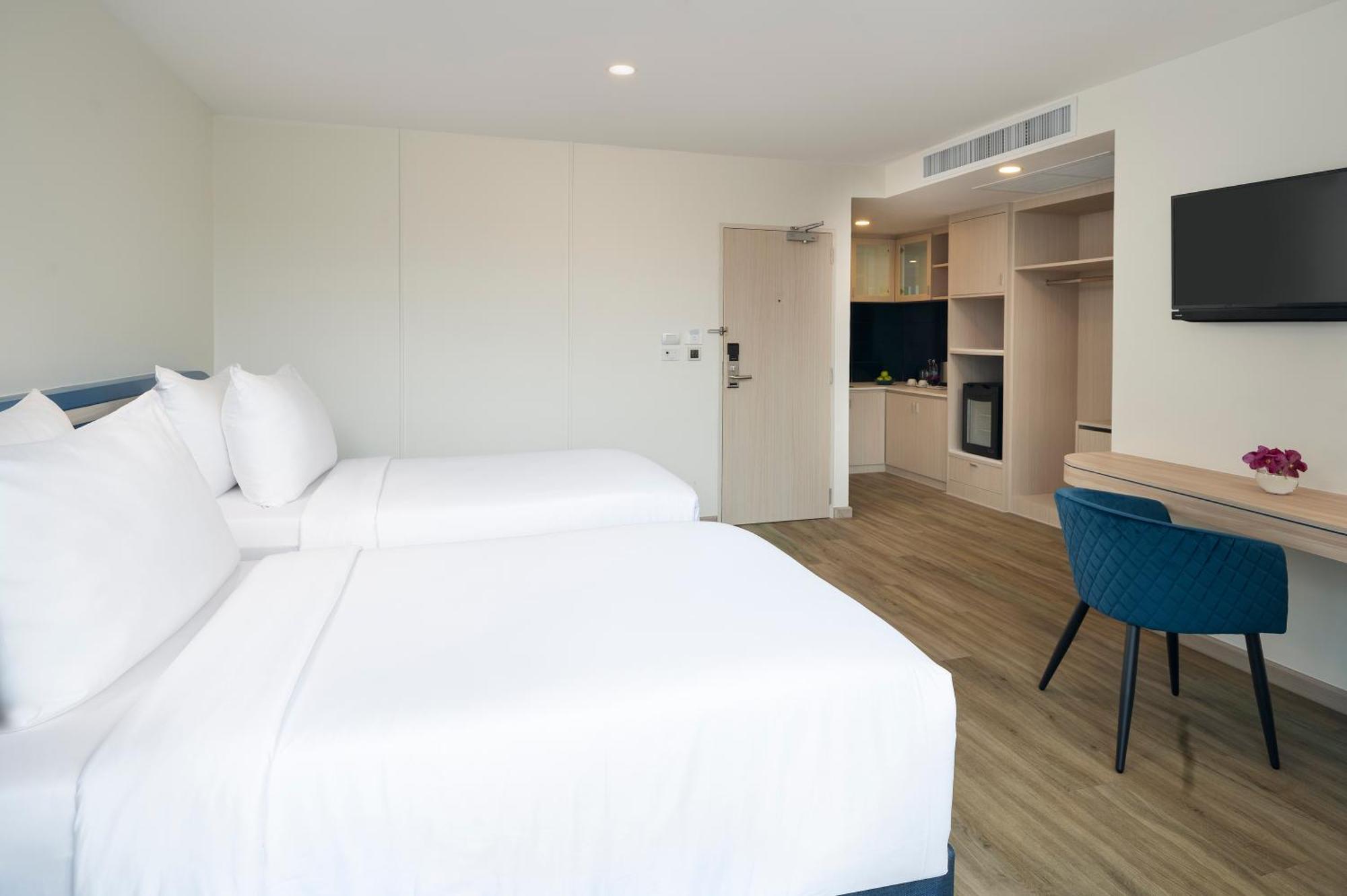 Nh Boat Lagoon Phuket Resort Екстериор снимка