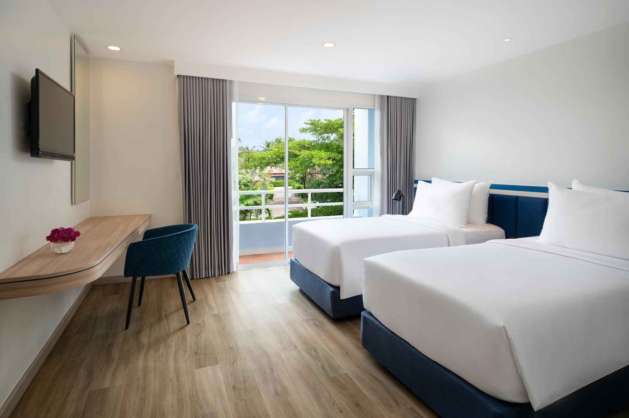 Nh Boat Lagoon Phuket Resort Екстериор снимка